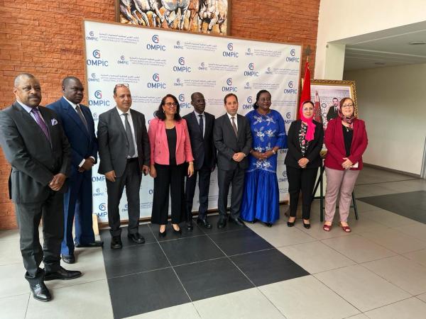 وزير الصناعة والتجارة يستقبل المدير العام للمنظمة الافريقية للملكية الفكرية